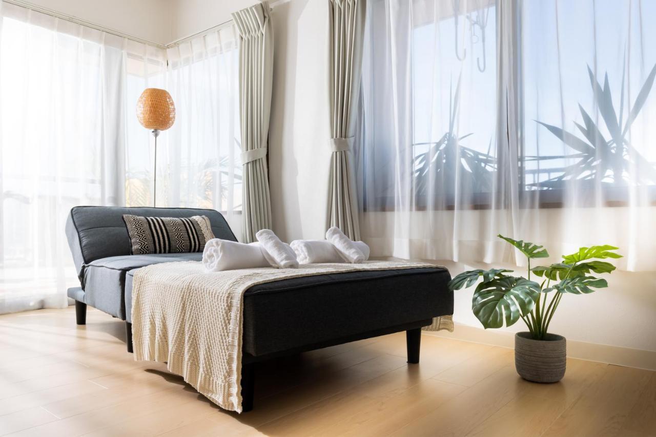 Aparthotel Little Santa Ginowan Esterno foto